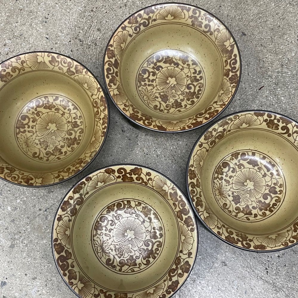 Set of Bowls - Picture 3 of 6
